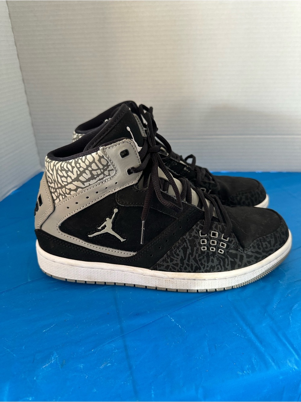 Nike Air Jordan 1 Flight Mid – Black Grey Elephant Print